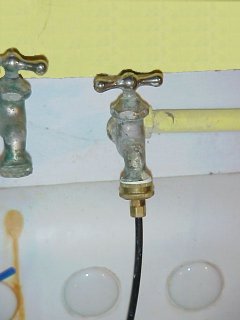 faucet.jpg, 06/02/2001, 11 kB